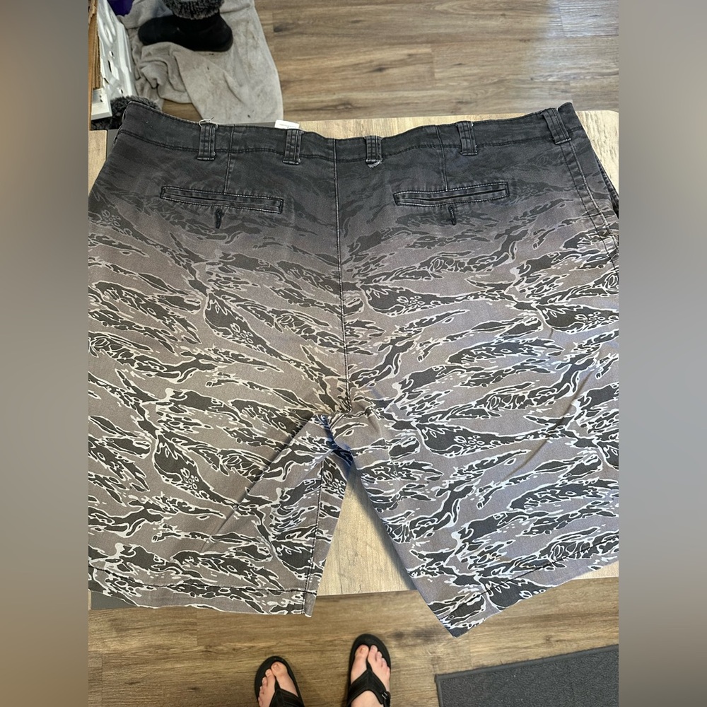 Men’s Camo Shorts‎ Size 52